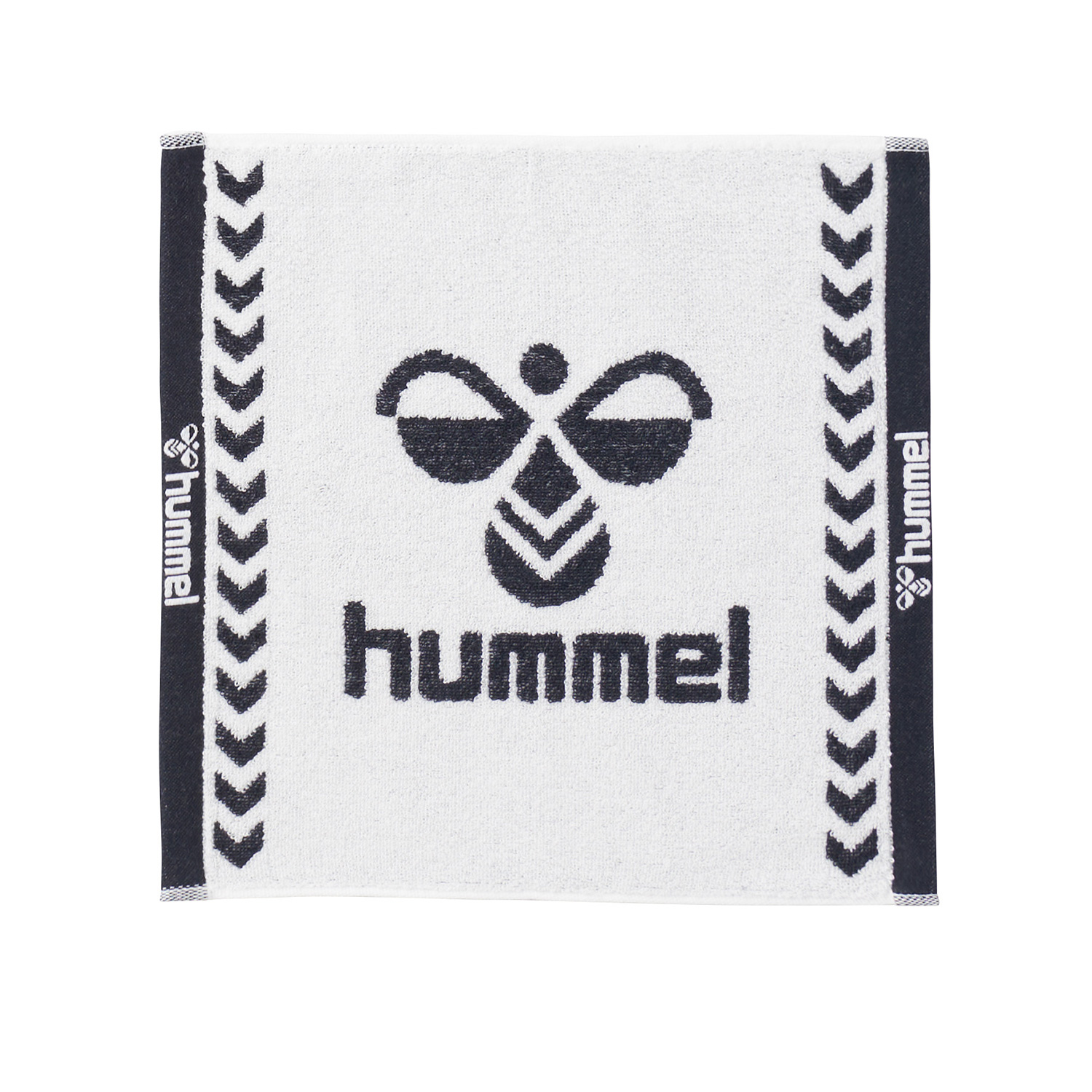 ホワイト×ブラックのhummelハンドタオル